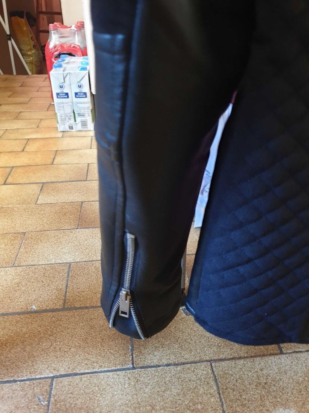 tr&egrave;s belle et original veste Vêtements