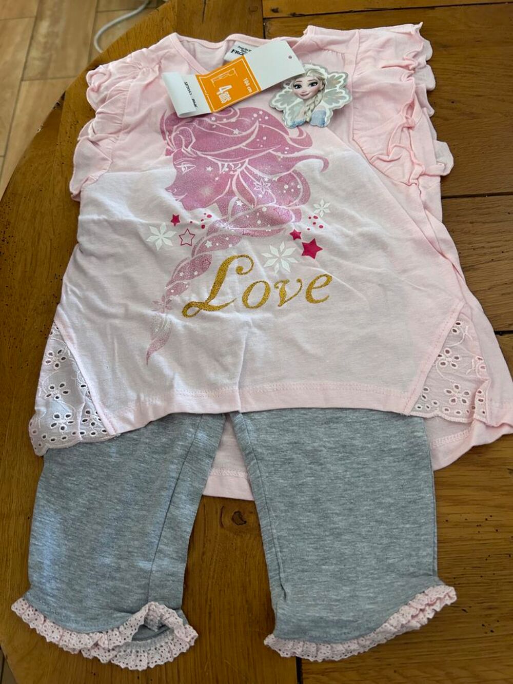 Suite &agrave; cessation d'activit&eacute; v&ecirc;tements neufs Vtements enfants