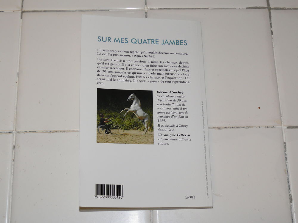 Livre : "Sur mes quatre jambes" Livres et BD