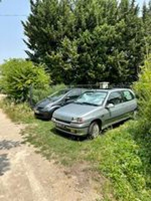 Clio 1.4i Baccara A 1992 occasion 84100 Orange