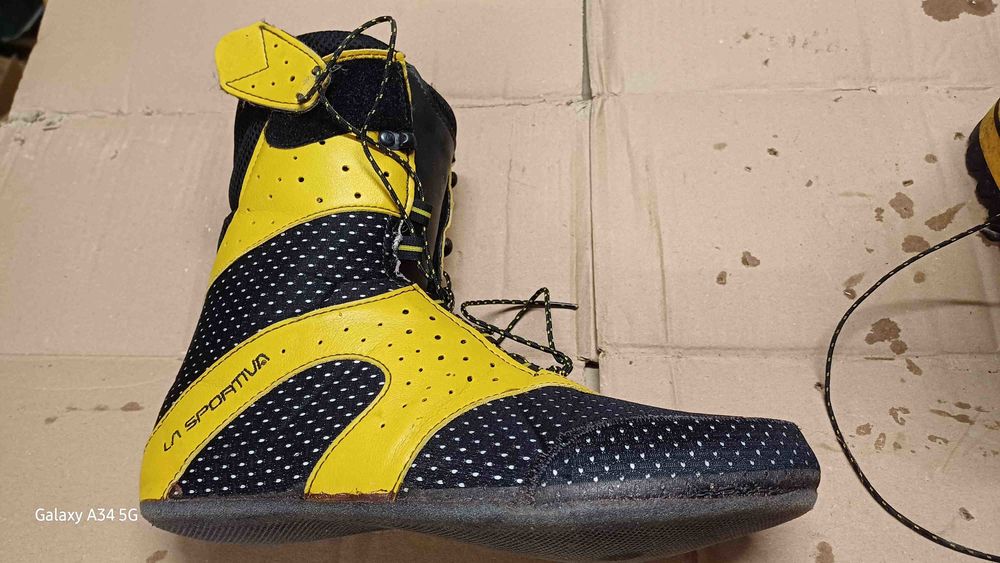 CHAUSSURES HAUTE MONTAGNE LA SPORTAVA Chaussures