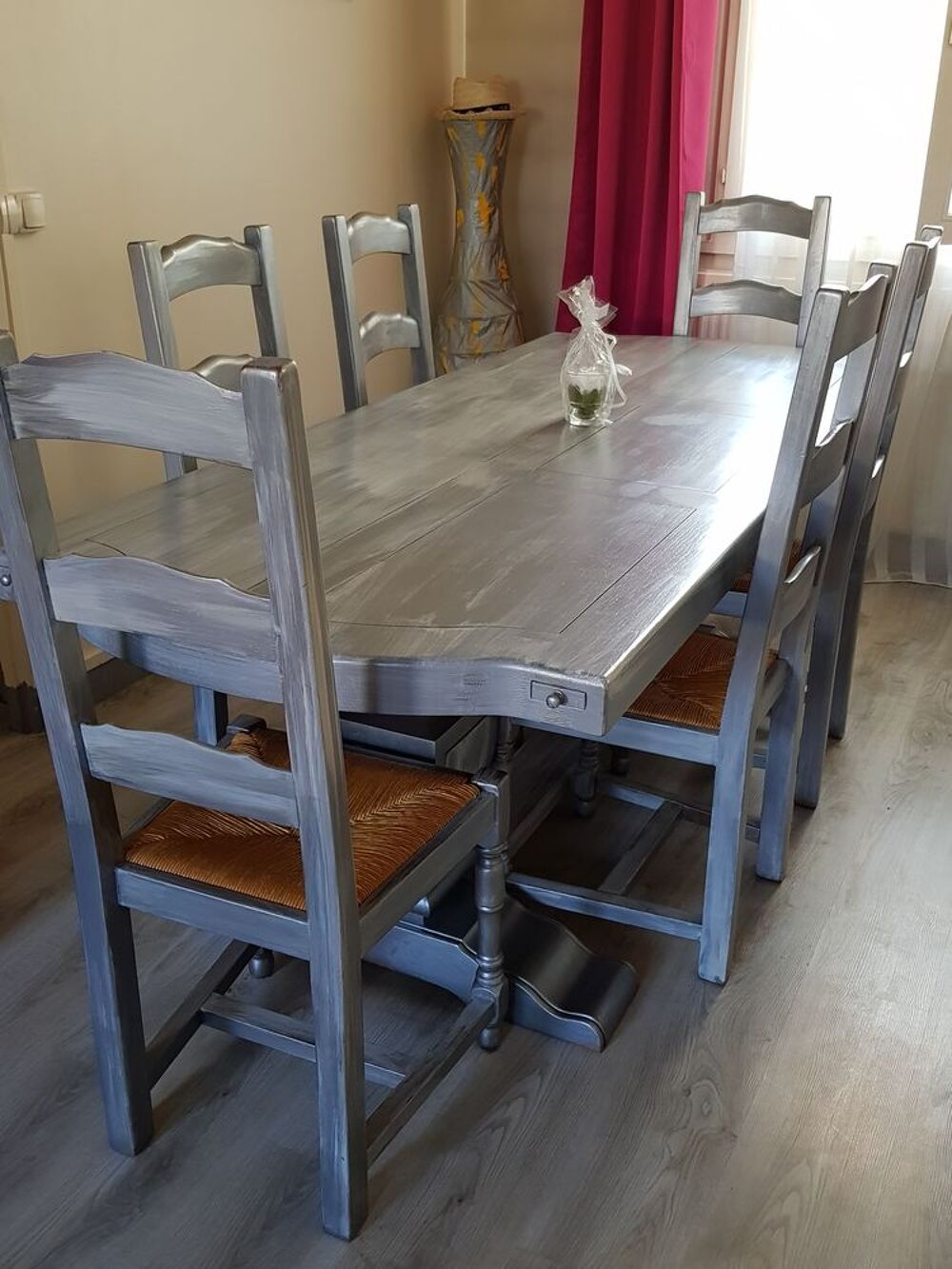 Table monast&egrave;re ch&ecirc;ne relook&eacute;e gris patin&eacute;e + 6 chaises Meubles