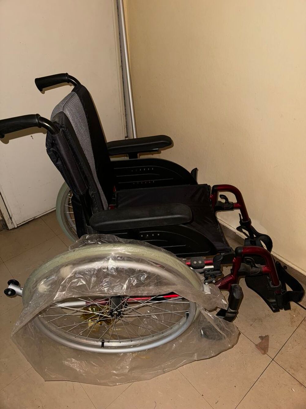 Fauteuil roulant invacare Meubles