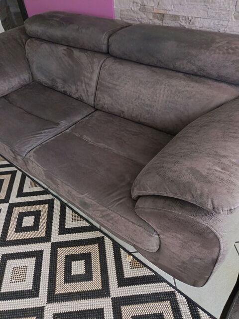 Canap� tr�s bon �tat  200 Saint-Andr�-de-la-Marche (49)