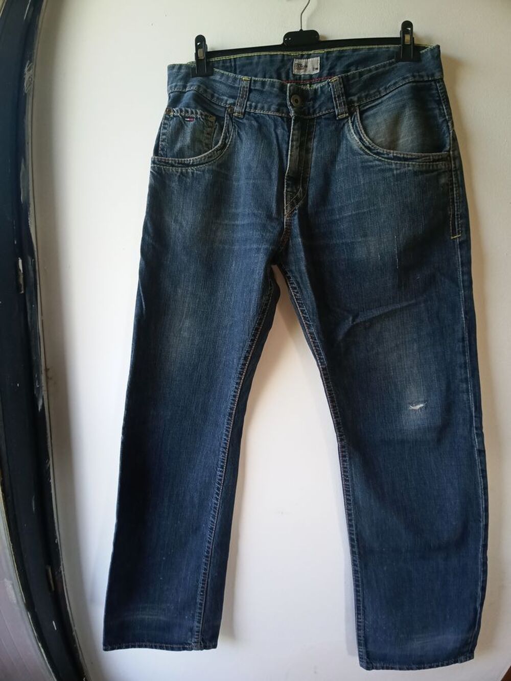 Jeans Tommy Hilfiger taille 44 Vtements