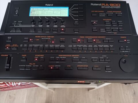 Arrangeur Roland ra 800. 320 Montebourg (50)