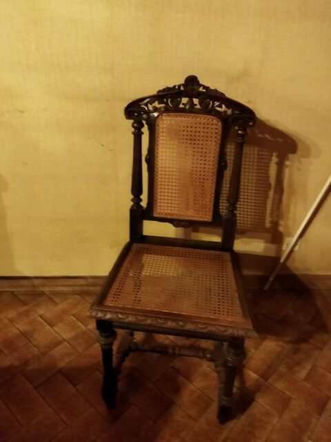 chaises anciennes  60 Saint-tienne-du-Bois (01)