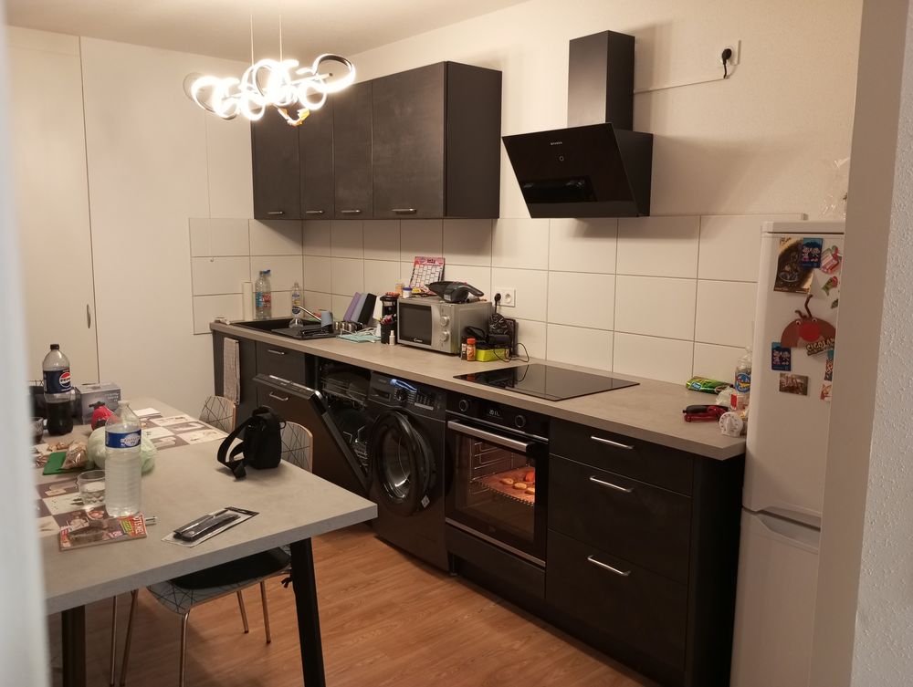 Cuisine toute &eacute;quip&eacute;e avec lave vaisselle four plaque ... Meubles