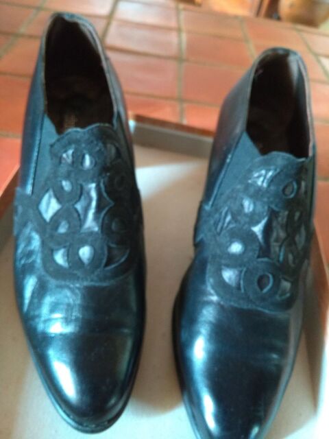 chaussures noires en cuir talon un peu large 10 Aurec-sur-Loire (43)