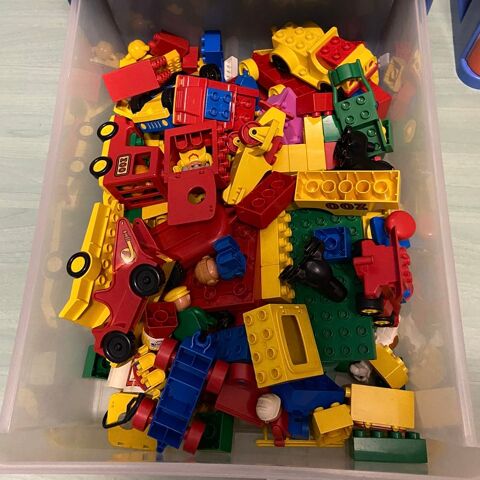 Boîtes de lego et petit camion 5 Critot (76)