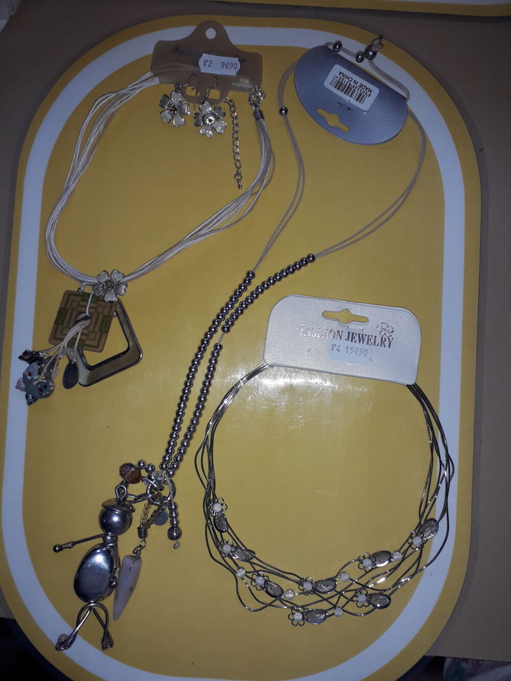Bijoux Fantaisies Lot N&deg; 9 Bijoux et montres