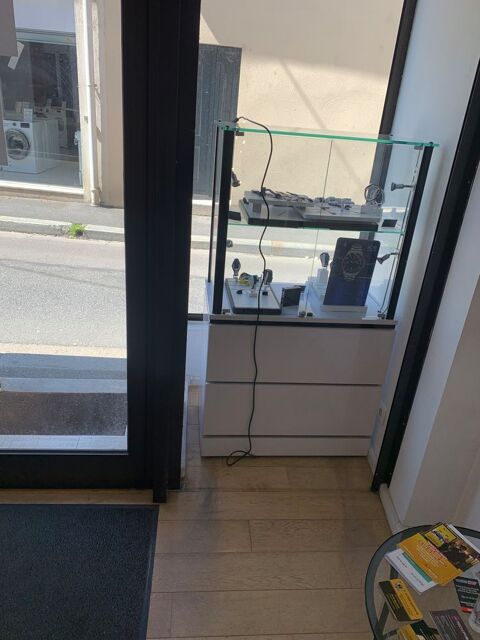 Vente vitrine pour Bijouterie 3600 60110 Méru