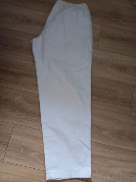 Pantalon (travail sant�) marque Lotus blanc matisse taille 5 5 Villiers (86)