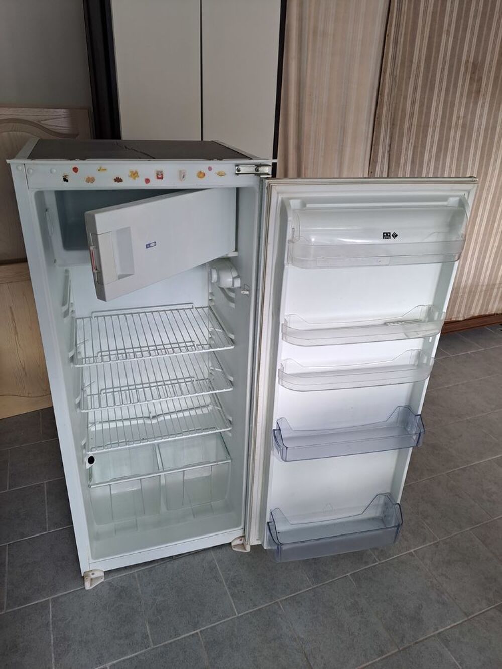 Frigidaire encastrable. Marque FAR Electroménager