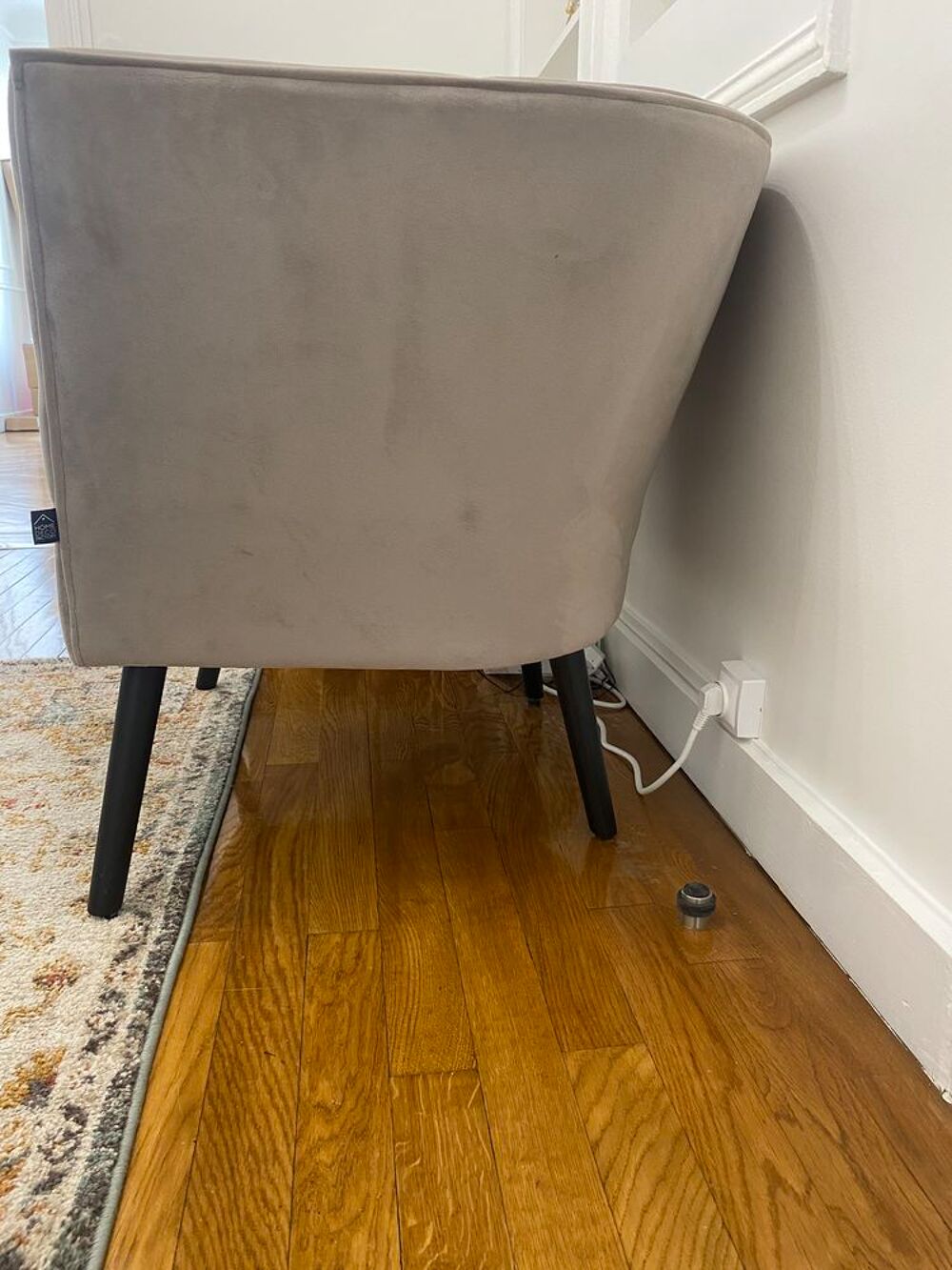 Lot de deux deux fauteuils en velour gris Meubles