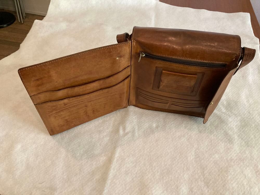 Sac de loisirs en cuir Homme. Maroquinerie