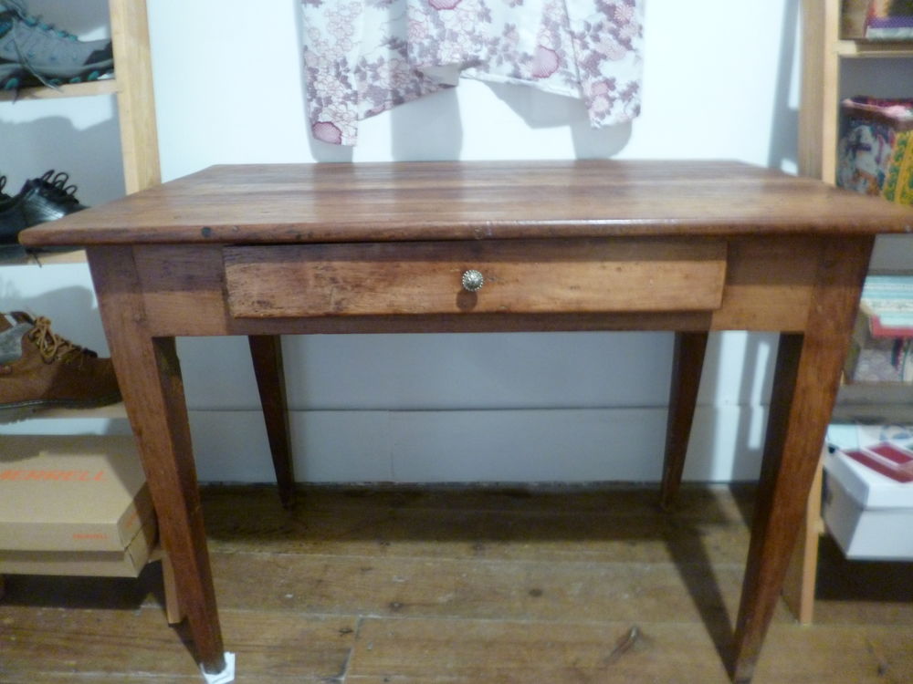 petite table avec tiroir Meubles