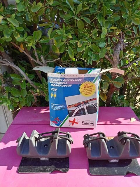 lot de 2 blocs porte skis magnétiques SIEPA Agde (34)
