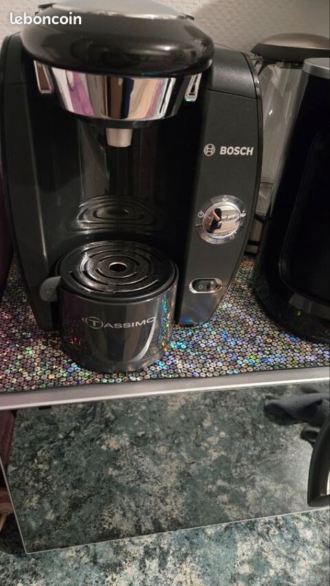 Bosh tassimo cafetière en tbe noir 20 Toulouse (31)