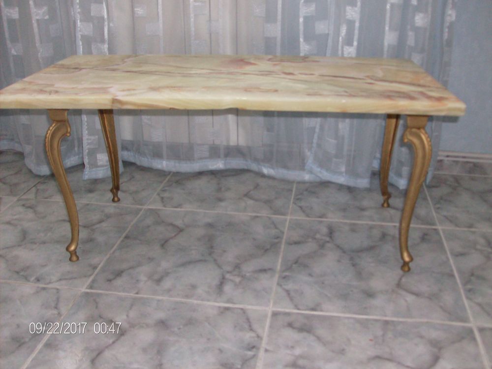 TABLE DE SALON EN MARBRE Meubles