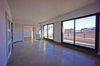  Appartement � louer 5 pi�ces 155 m�