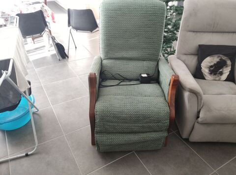 Fauteuil �lectrique a t�l�commande 80 Colombier-Fontaine (25)