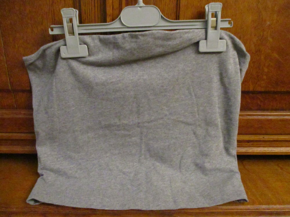 lot de 2 d&eacute;bardeurs/dos nus - un noir et un gris Vêtements