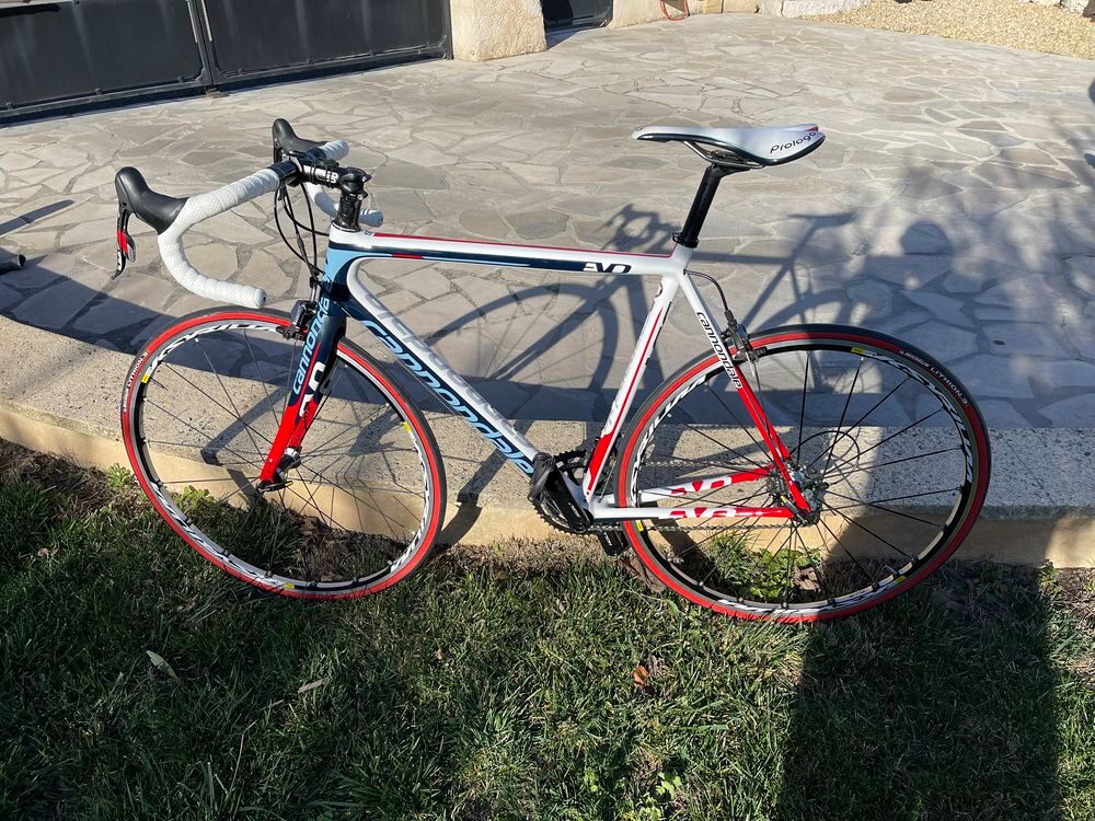 VELO ROUTE CANNONDALE EVO TOUT CARBONE Vélos