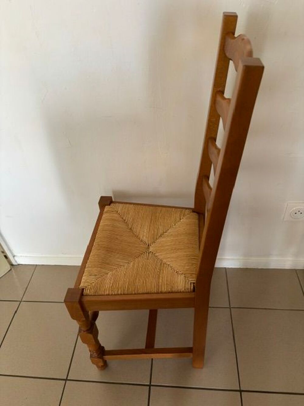 Quatre chaises Meubles