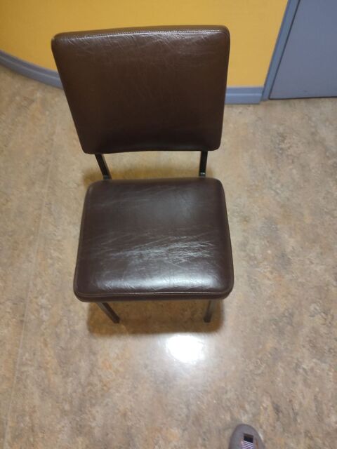 Chaise Henri julien 10 Villeneuve-d'Ascq (59)