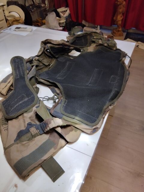 Gilet parre balle sans les plaques  25 Aigues-Mortes (30)