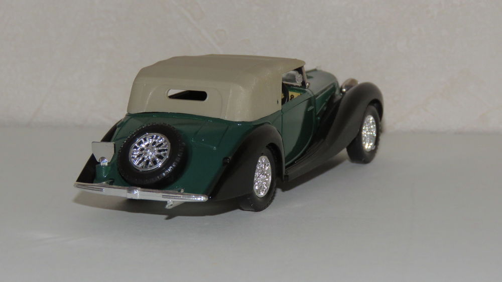 Voiture miniature Delahaye 135 M 