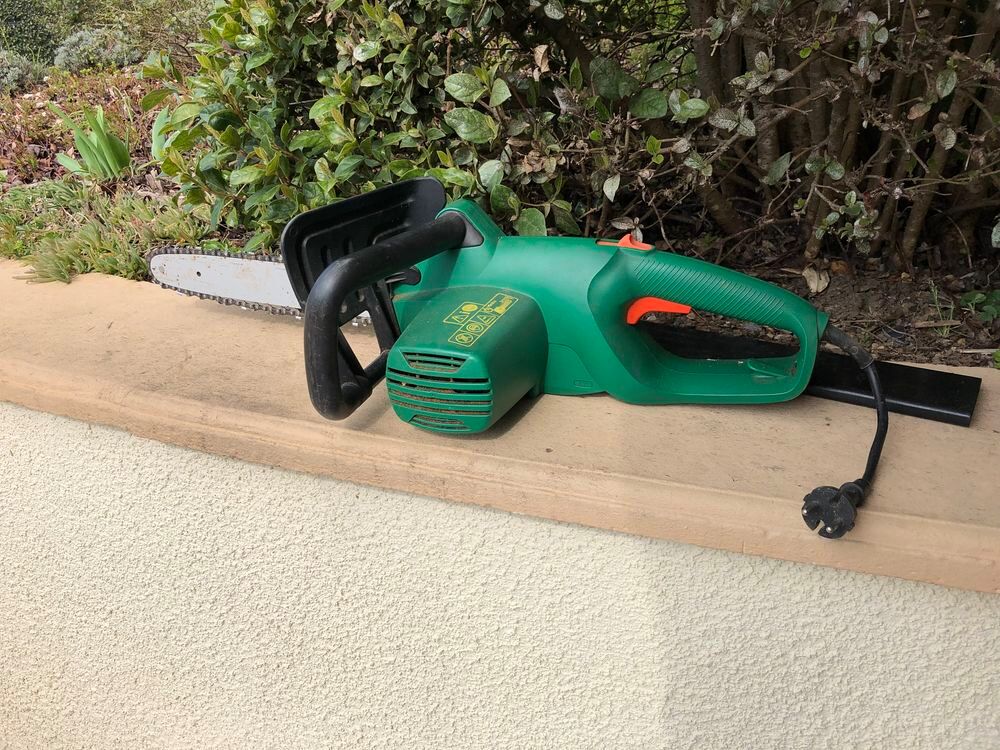 Tron&ccedil;onneuse Black&amp;Decker GK 1630 Bricolage