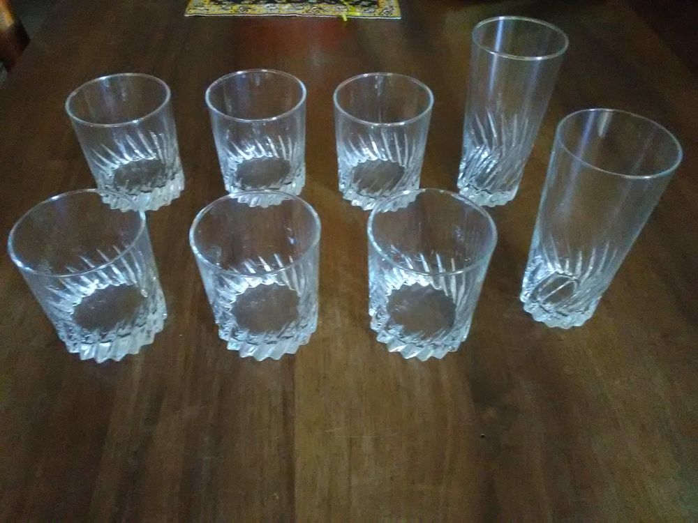 Verres (8) / le lot (ou &agrave; l'unit&eacute;) Cuisine
