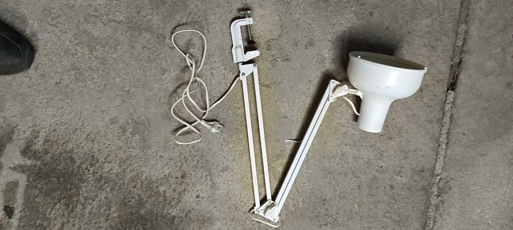 lampe bureau ou atelier articul&eacute; Electrom�nager