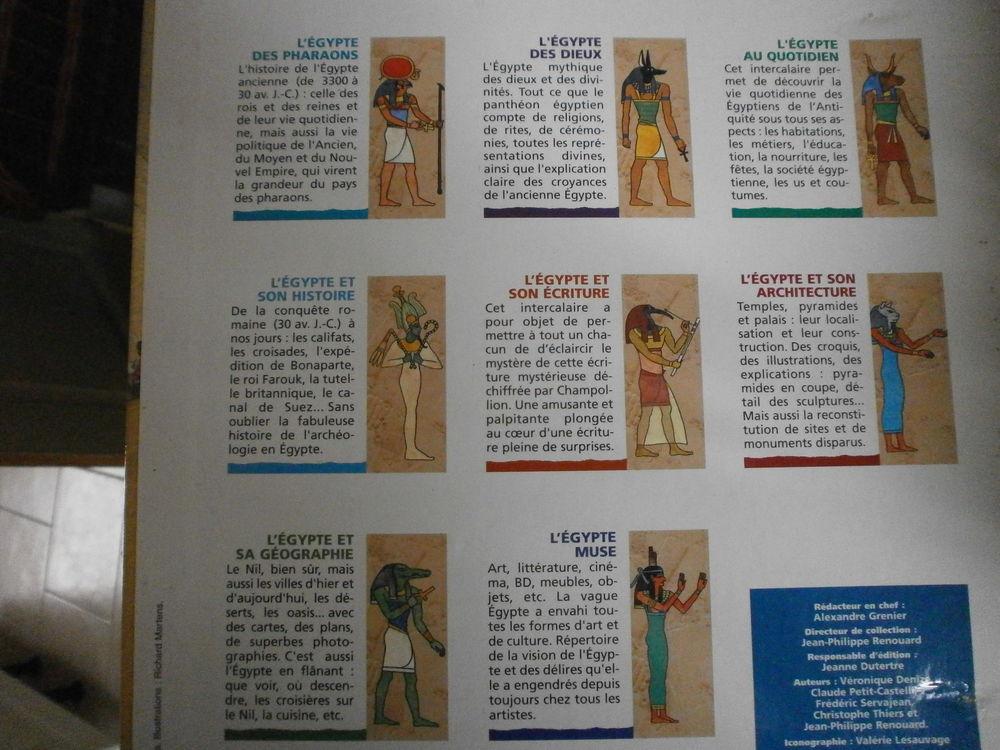 ATLAS de L' &Eacute;GYPTE. 9 Classeurs. Livres et BD