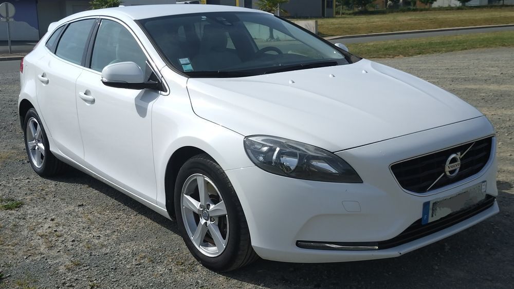 V40 178 CV 5cyl Momemtum geartronic 6 2012 occasion 85140 Les Essarts