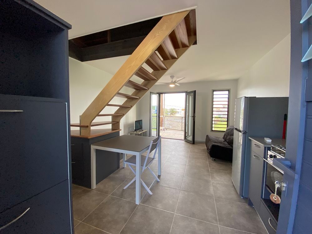 Location Duplex/Triplex appartement triplex T2+Bureau+ rooftop � Goyave Goyave