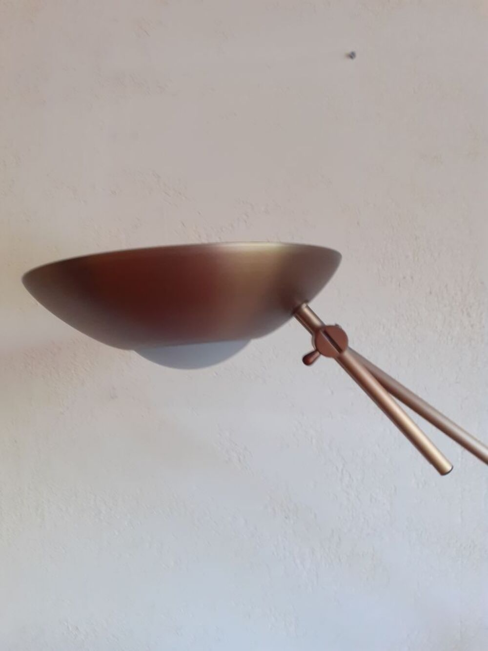 LAMPE ARTICULEE SUR PIEDS Décoration