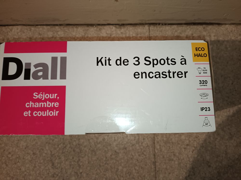 Kit de 3 spots &agrave; encastrer DIALL Bricolage