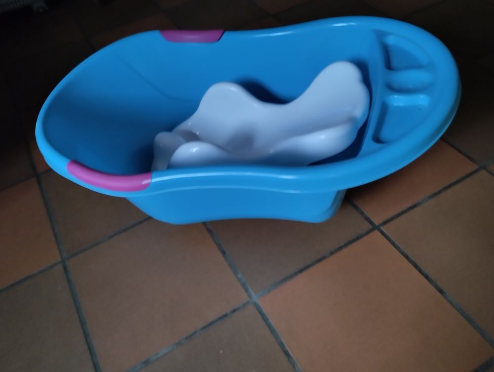 Baignoire B&eacute;b&eacute; avec r&eacute;ducteur Puriculture