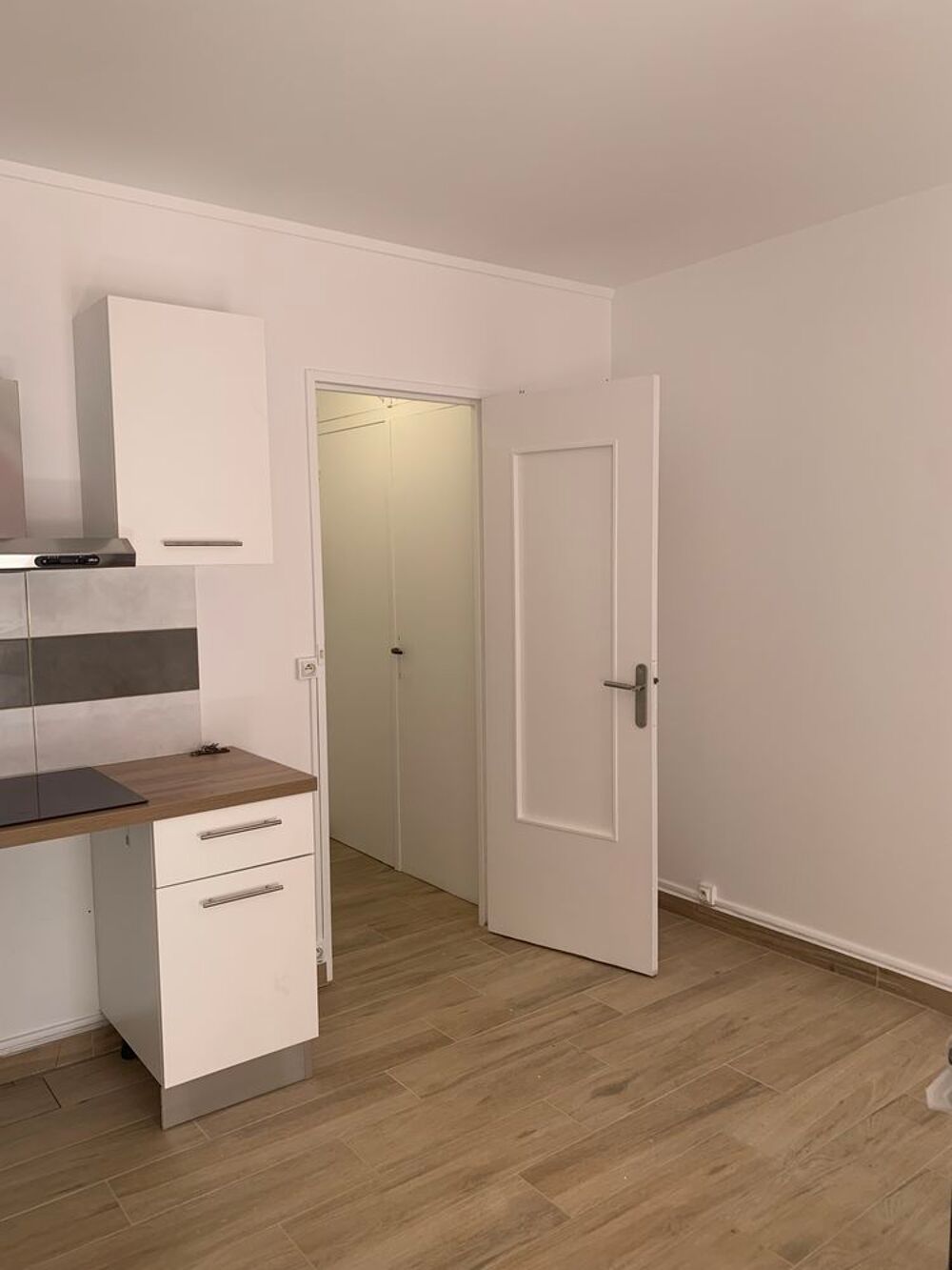 Location Appartement Proche gare studio 23m2 RDc meublé 780€ cc libre de suite Avon
