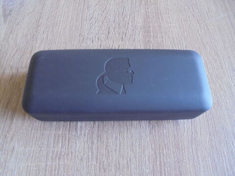 Boitier � lunettes Karl Lagerfeld (27) 20 Tours (37)