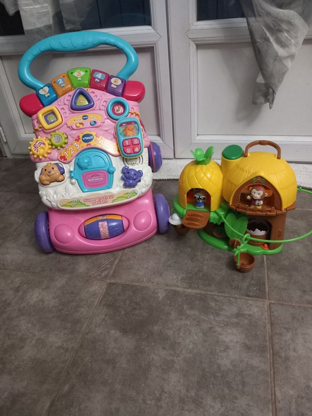Lots jouets d'&eacute;veil pour enfants Jeux / jouets