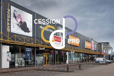 GRAND LOCAL COMMERCIAL DE 1 045 M&sup2; A LOUER AU COEUR D'UNE ZONE COMMERCIALE MAJEURE DE N&Icirc;MES 12000 30000 Nimes