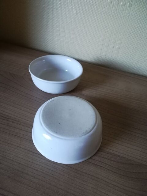 2 COUPELLES RAMEQUINS  / coloris blanc 
0 Mouvaux (59)