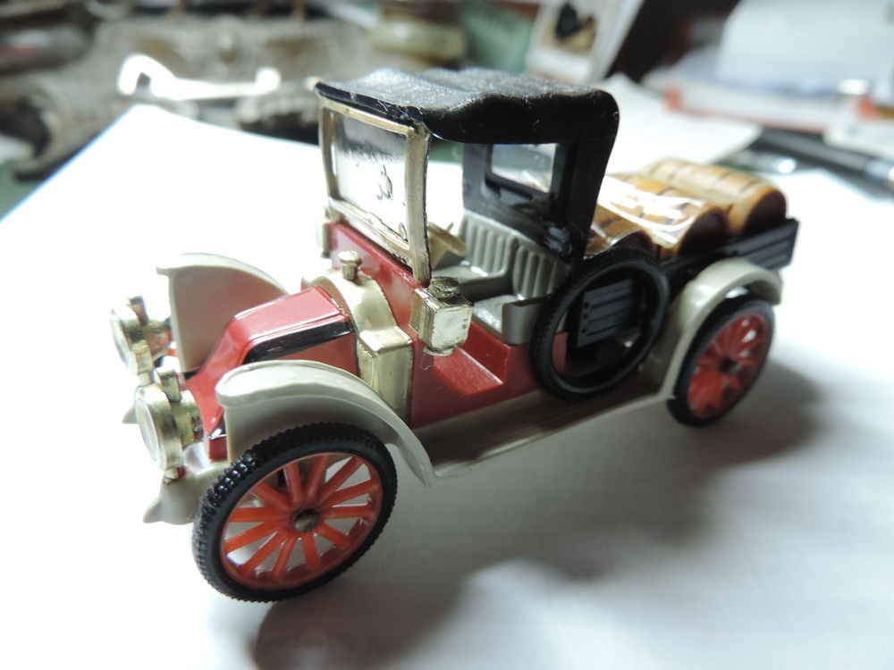 MINIALUXE - RENAULT FOURGONNETTE - 1920. - 1/43 &egrave;me. 