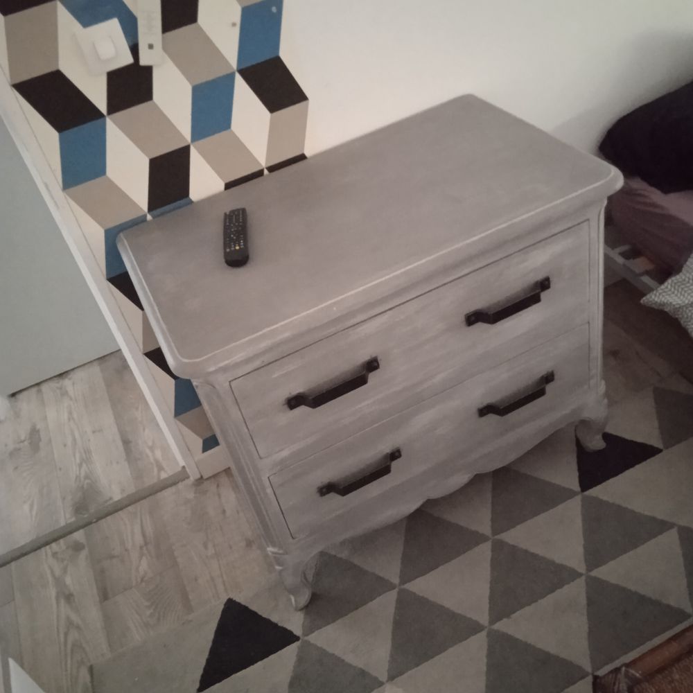 Commode patin&eacute;e bois massif grise 2 tiroirs 53 de profondeur Meubles