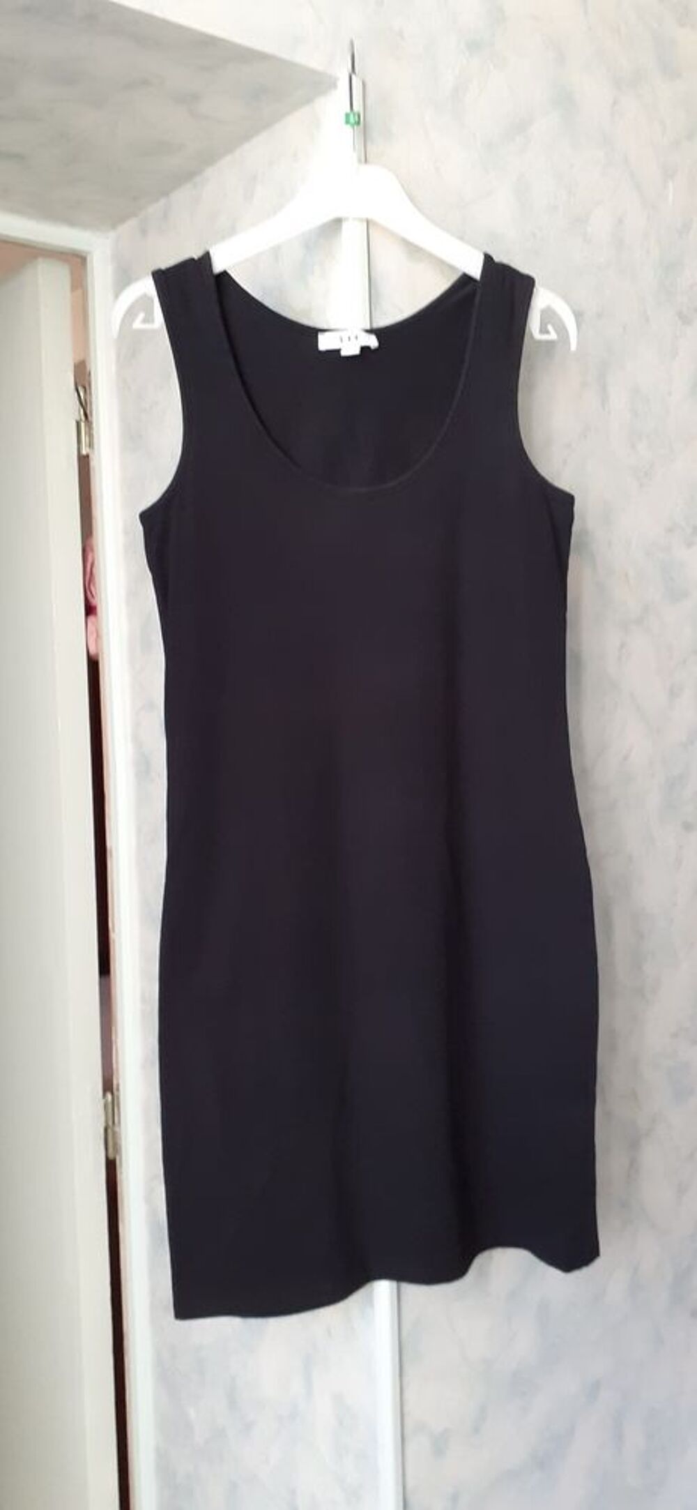 Robe droite taille S Vêtements