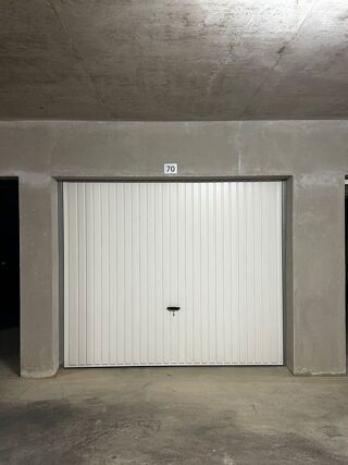  Parking / Garage � louer 16 m� Valence